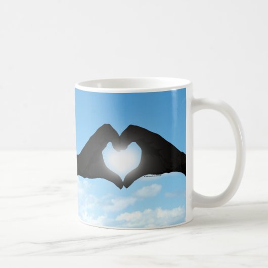 Handen in Heart Shape Silhouette op Blue Sky Koffiemok (Rechts)