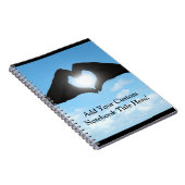 Handen in Heart Shape Silhouette op Blue Sky Notitieboek (Rechterzijde)