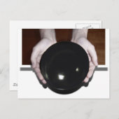 Handen met een lege kom briefkaart (Voorkant / Achterkant)