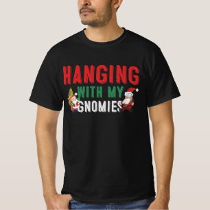 Handen met mijn gnomen t-shirt