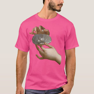 Handen Met Parels Detail Renaissance Esthetiek T-shirt