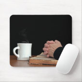 Handen op bijbel bidden muismat (Met muis)