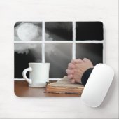 Handen op bijbel bidden muismat (Met muis)