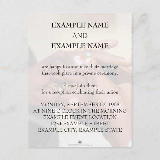 Handen van een bruiloft met een ring informatiekaartje (Achterkant)