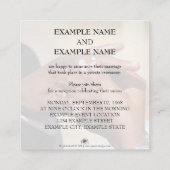 Handen van een bruiloft met ring informatiekaartje (Achterkant)