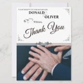 Handen van een Gay Bruiloft Paar met Ringen (Voorkant)