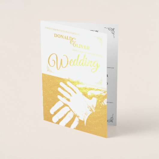 Handen van een Gay Bruiloft Paar met Ringen Folie Kaarten (Voorkant)