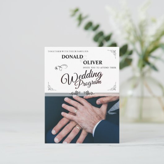 Handen van een Gay Bruiloft Paar met Ringen Informatiekaartje (Staand voorkant)