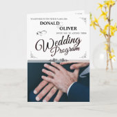 Handen van een Gay Bruiloft Paar met Ringen Kaart (Gele Bloem)