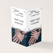 Handen van een Gay Bruiloft Paar met Ringen Kaart (Buitenkant)