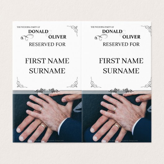 Handen van een Gay Bruiloft Paar met Ringen Kaart (Buitenkant ongevouwen)