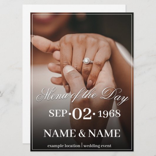 Handen van een gekleurd bruidspaar met ring (Voorkant / Achterkant)