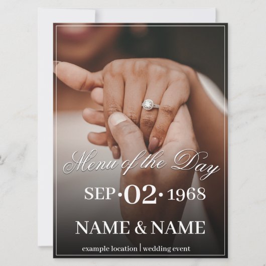 Handen van een gekleurd bruidspaar met ring (Voorkant)