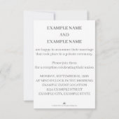 Handen van een gekleurd bruiloft paar met ring (Achterkant)