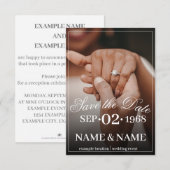 Handen van een gekleurd bruiloft paar met ring (Voorkant / Achterkant)