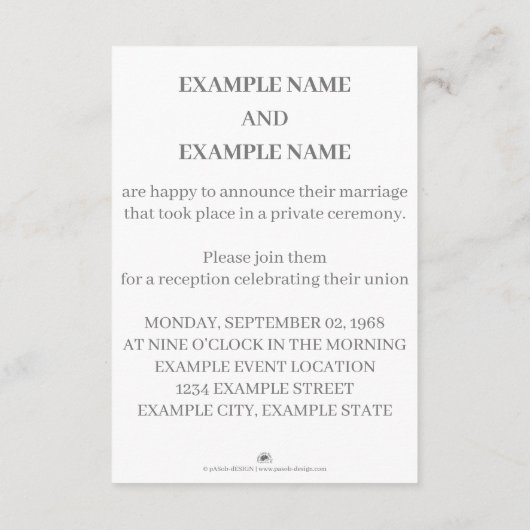 Handen van een gekleurd bruiloft paar met ring informatiekaartje (Achterkant)