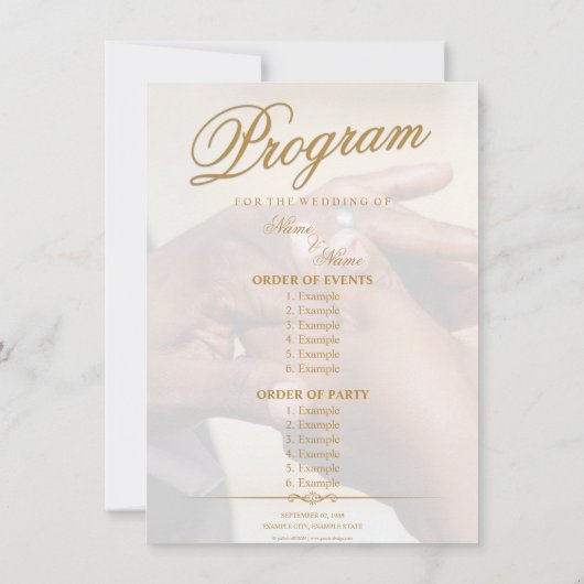 Handen van een gekleurde bruiloft op ringgoud (Achterkant)