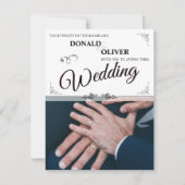 Handen van een homoseksueel bruidspaar met ringen (Voorkant)