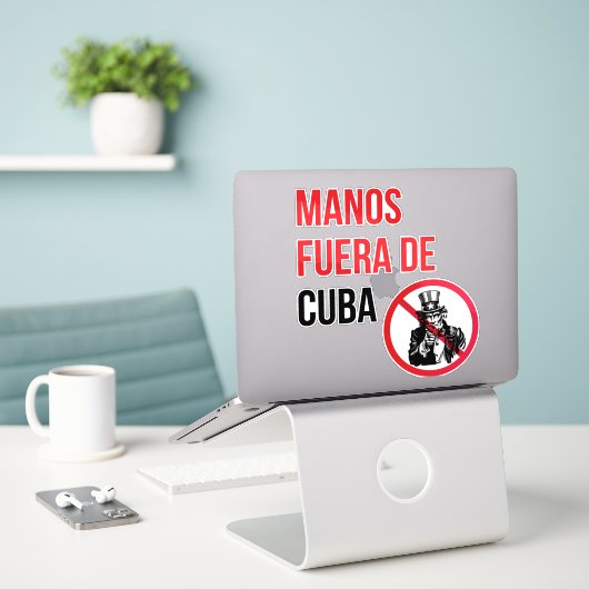 Handen Weg Van Cuba Sticker (Laptop op bureau)