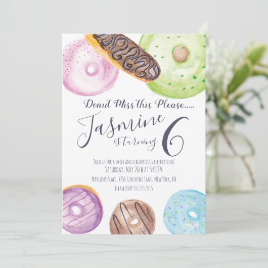 Handgekleurde donuts eclairs, gevriesdroogd kaart (Staand voorkant)