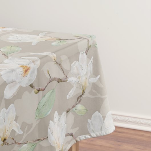 Handgekleurde witte Magnolia op beige Tafelkleed (Voorbeeld)