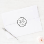 Handgemaakt met de naam Liefde Aangepaste Naam Ronde Sticker (Envelop)