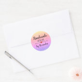 Handgemaakt met het liefdesregenbooglitterscript ronde sticker (Envelop)