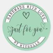 Handgemaakt Met Liefde Groen Elegant Script Sticke Ronde Sticker (Voorkant)