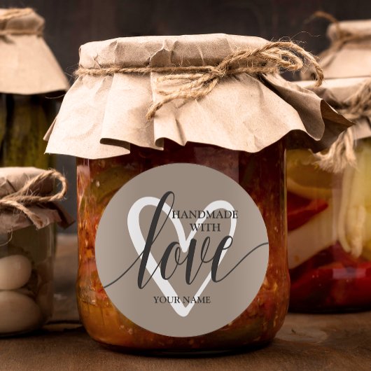 Handgemaakt met liefde hart op bruin ronde sticker