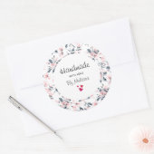 Handgemaakt met Love Pink & Grey Bloemen Patroon Ronde Sticker (Envelop)