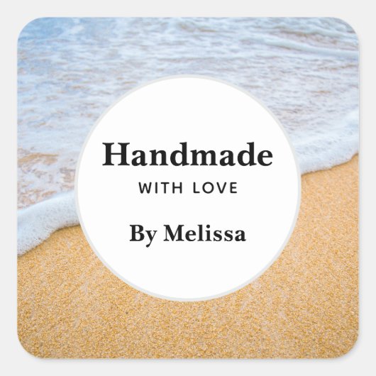 Handgemaakt met Love Sandy Beach met Foamy Surf Vierkante Sticker (Voorkant)