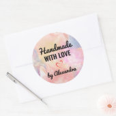 Handgemaakte liefdespastelregenboogjongen ronde sticker (Envelop)