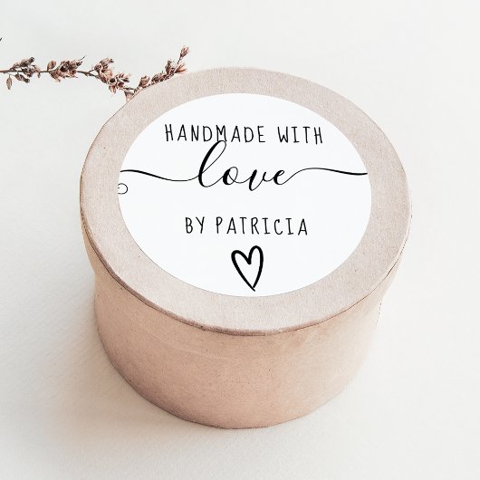 Handgemaakte liefdestypografie minimalistisch zwar ronde sticker