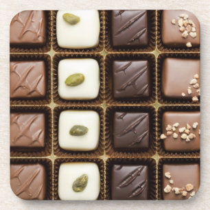 Handgemaakte luxe chocolade in een doos bier onderzetter