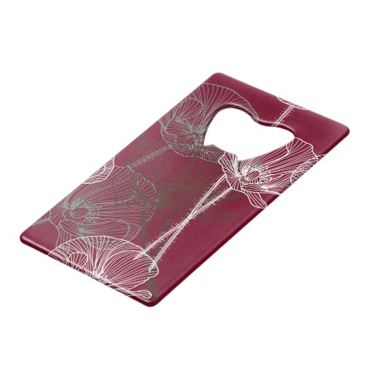 Handgemaakte papavers op donkerrood creditkaart flessenopener (Voorkant Gekanteld)