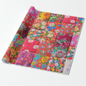 Handgemaakte patchwork-quilt met floreel patroon a cadeaupapier (Uitgerold)