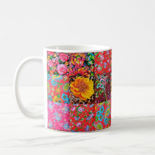 Handgemaakte patchwork-quilt met floreel patroon a koffiemok (Links)