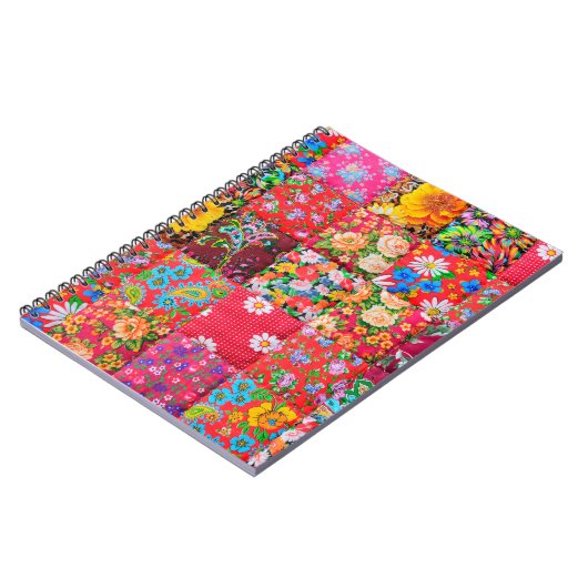 Handgemaakte patchwork-quilt met floreel patroon a notitieboek (Linkerzijde)