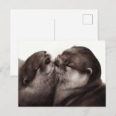 Handgeschilderde otters - Tender Moment Wildlife A Briefkaart (Voorkant / Achterkant)