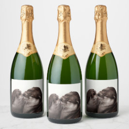 Handgeschilderde otters - Tender Moment Wildlife A Sparkling Wijnetiket