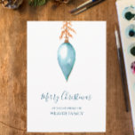 Handgeschilderde Waterverf Vintage Christmas Baubl Feestdagenkaart<br><div class="desc">Personaliseer deze kaart met jouw naam voor een unieke originele kerstkerstkaart. Ik heb deze eenvoudige blauw-groene blauwgroen kerstbal met de hand geschilderd. De gouden botanische bladeren hangen een ornament in stijl op een witte achtergrond. Modern elegant vrolijk kerstscript en familienaam zijn in de bijpassende indigo blauwe kleur. Alle tekst is...</div>