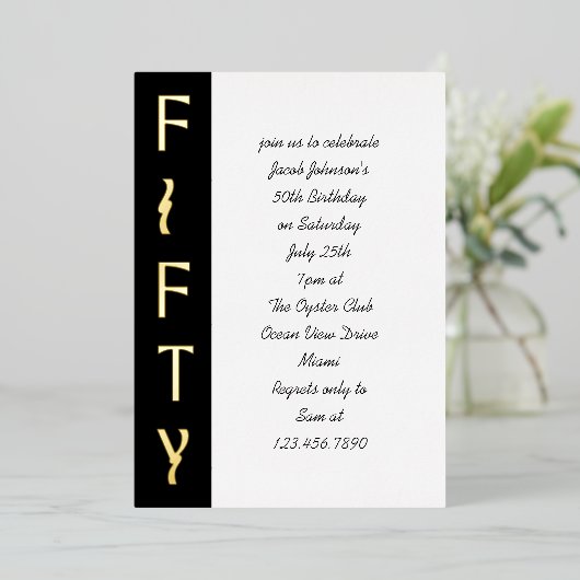 Handgeschreven 50ste verjaardag Zwart Wit en Goud Folie Uitnodiging (Staand Voorkant)
