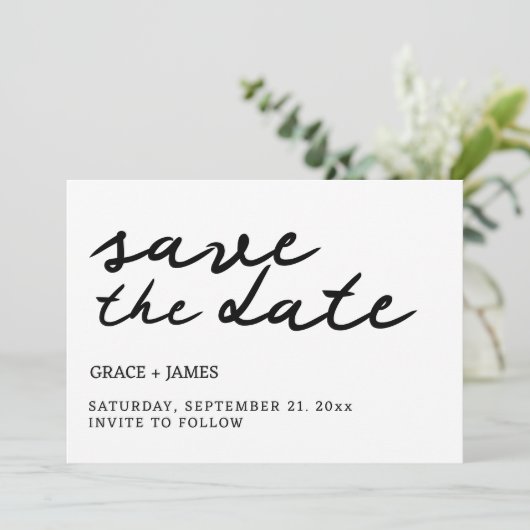 Handgeschreven eenvoudige minimalistische typograf save the date (Staand voorkant)