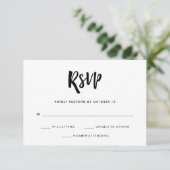 Handgeschreven en modern | Zwarte en witte bruilof RSVP Kaartje (Staand voorkant)