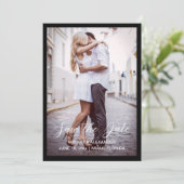 Handgeschreven modern Verloving Foto zwart Save The Date (Staand voorkant)