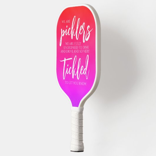 Handgeschreven Picklers knipperen en roze station. Pickleball Paddle (Links)