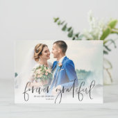 handgeschreven script bruiloft bedankt fotokaart (Staand voorkant)