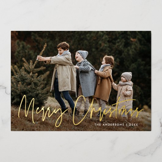 Handgeschreven Script Green Merry Christmas Photo Folie Feestdagenkaart (Voorkant)