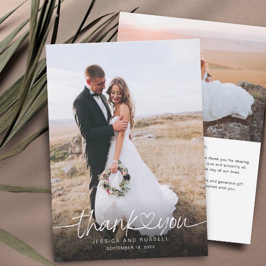 Handgeschreven script met hartfoto's Trouwen Bedankkaart