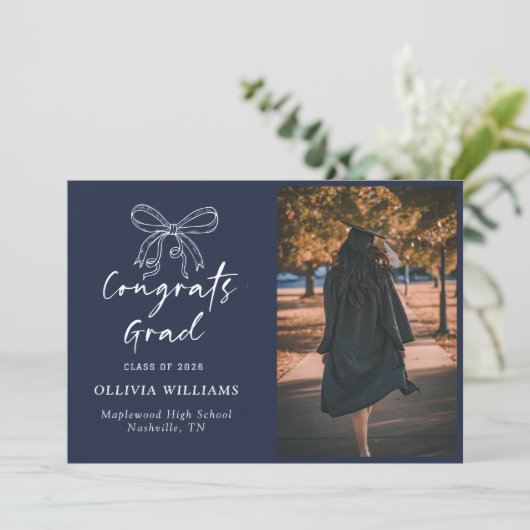 Handgeschreven script Navy Blue Afstuderen Aankondiging (Staand voorkant)
